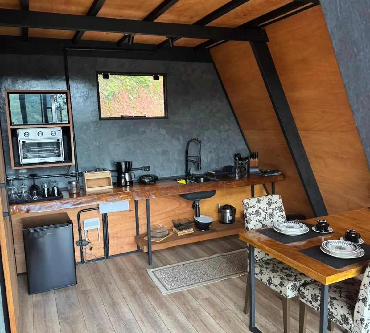 Lodge Chales No Alto Do Capivari - Lar Da Serra Campos Do Jordao