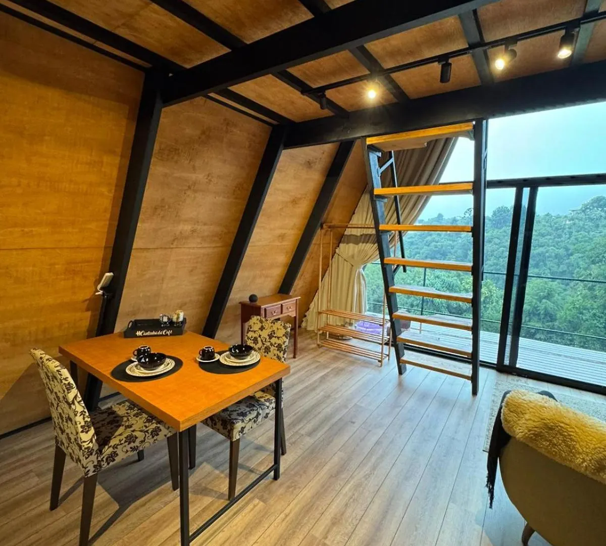 Lodge Chales No Alto Do Capivari - Lar Da Serra Campos Do Jordao Brazil